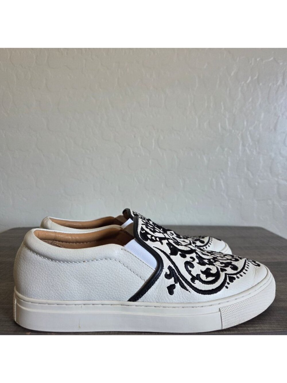 Brighton Moor Casablanca Embroidered Leather Slip-On Sneakers White/Black Size 7